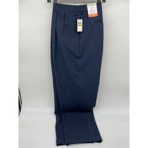 Van Heusen Men’s Traveler Dress Pants (44x32) — Slim Fit, Wrinkle-Resistant